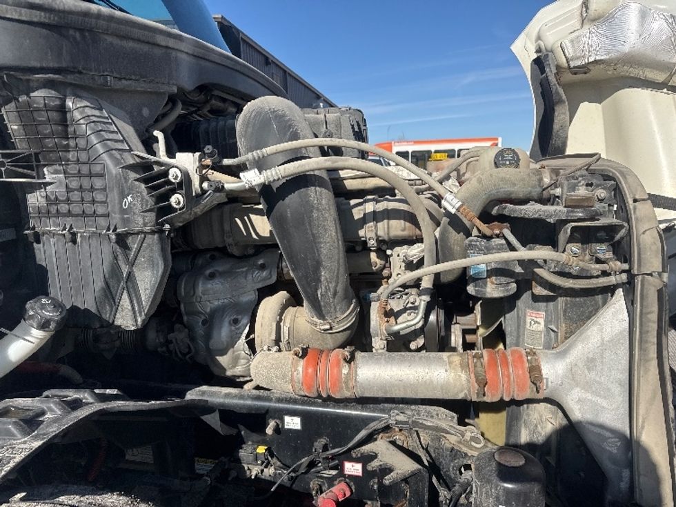 Sleeper Tractor-Heavy Duty Tractors-Freightliner-2020-T12664ST-Omaha-NE-479,470\n\t\tmiles-$ 60,000 - Image 20