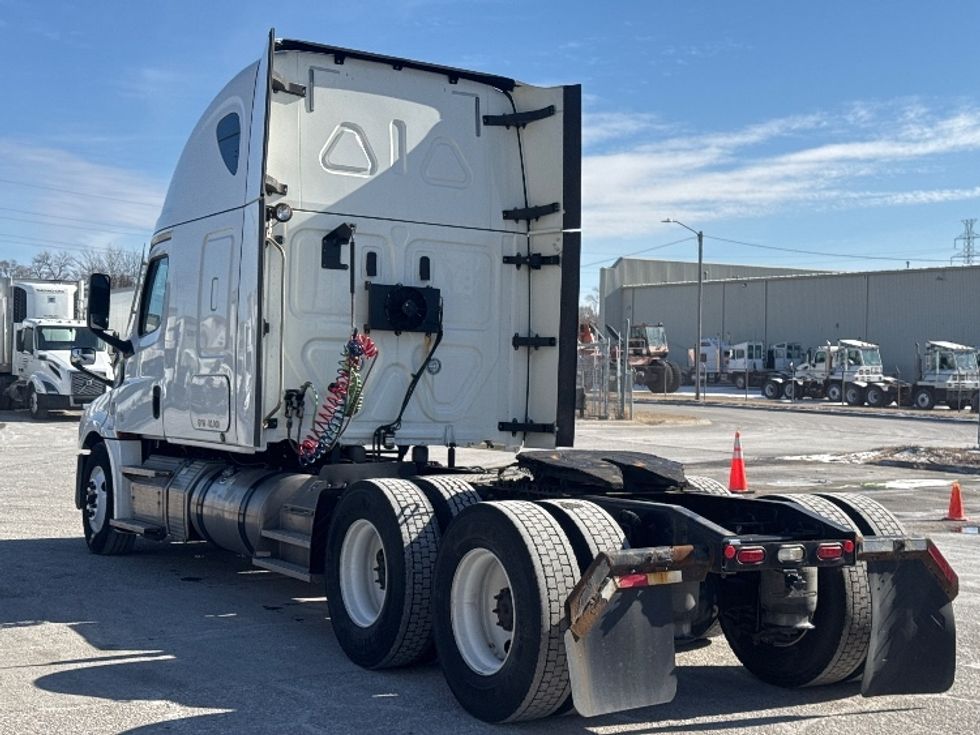 Sleeper Tractor-Heavy Duty Tractors-Freightliner-2020-T12664ST-Omaha-NE-479,470\n\t\tmiles-$ 60,000 - Image 5