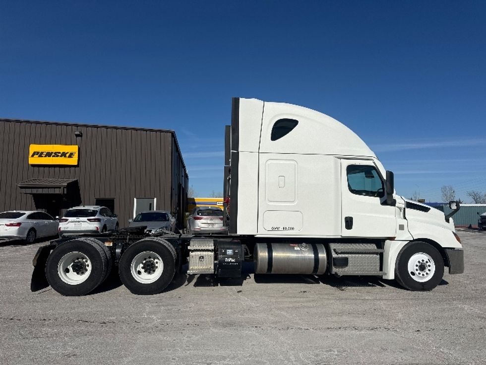 Sleeper Tractor-Heavy Duty Tractors-Freightliner-2020-T12664ST-Omaha-NE-479,470\n\t\tmiles-$ 60,000 - Image 8