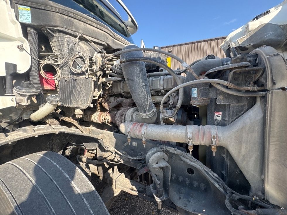 Sleeper Tractor-Heavy Duty Tractors-Freightliner-2020-T12664ST-Omaha-NE-490,911\n\t\tmiles-$ 65,500 - Image 19