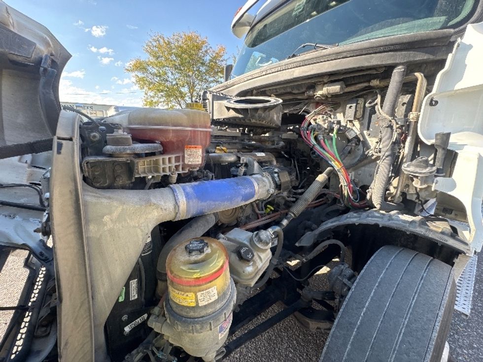 Sleeper Tractor-Heavy Duty Tractors-Freightliner-2020-T12664ST-Omaha-NE-490,911\n\t\tmiles-$ 65,500 - Image 20