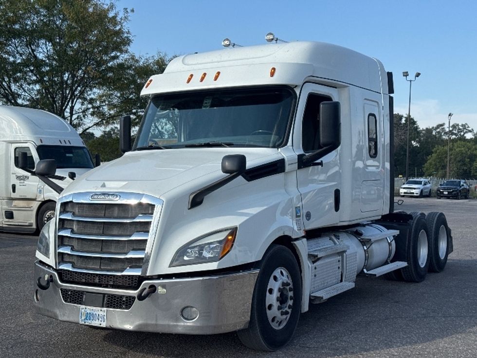 Sleeper Tractor-Heavy Duty Tractors-Freightliner-2020-T12664ST-Omaha-NE-490,911\n\t\tmiles-$ 65,500 - Image 3