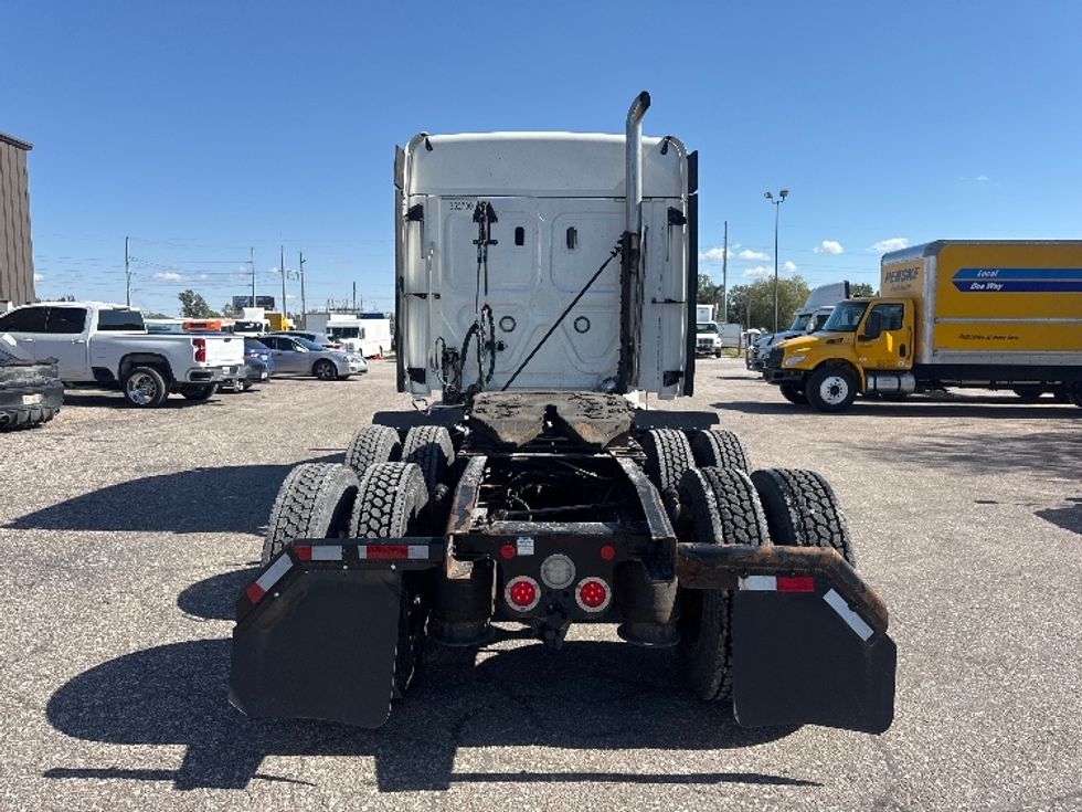 Sleeper Tractor-Heavy Duty Tractors-Freightliner-2020-T12664ST-Omaha-NE-490,911\n\t\tmiles-$ 65,500 - Image 6