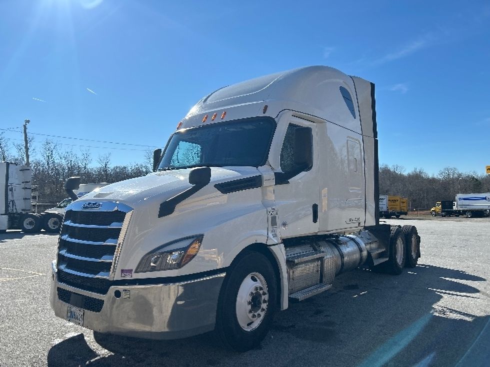 Sleeper Tractor-Heavy Duty Tractors-Freightliner-2020-T12664ST-Omaha-NE-535,795\n\t\tmiles-$ 56,250 - Image 3