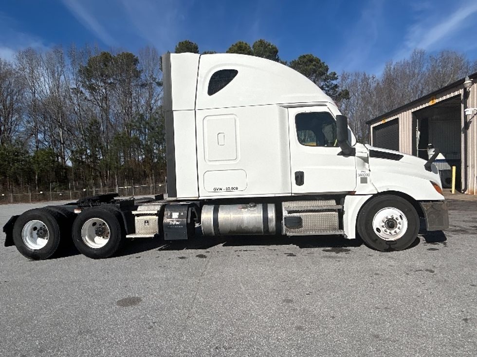 Sleeper Tractor-Heavy Duty Tractors-Freightliner-2020-T12664ST-Omaha-NE-535,795\n\t\tmiles-$ 56,250 - Image 8