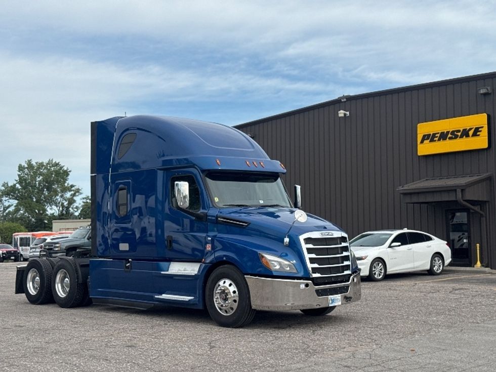 Sleeper Tractor-Heavy Duty Tractors-Freightliner-2020-T12664ST-Omaha-NE-563,606\n\t\tmiles-$ 57,250 - Image 1