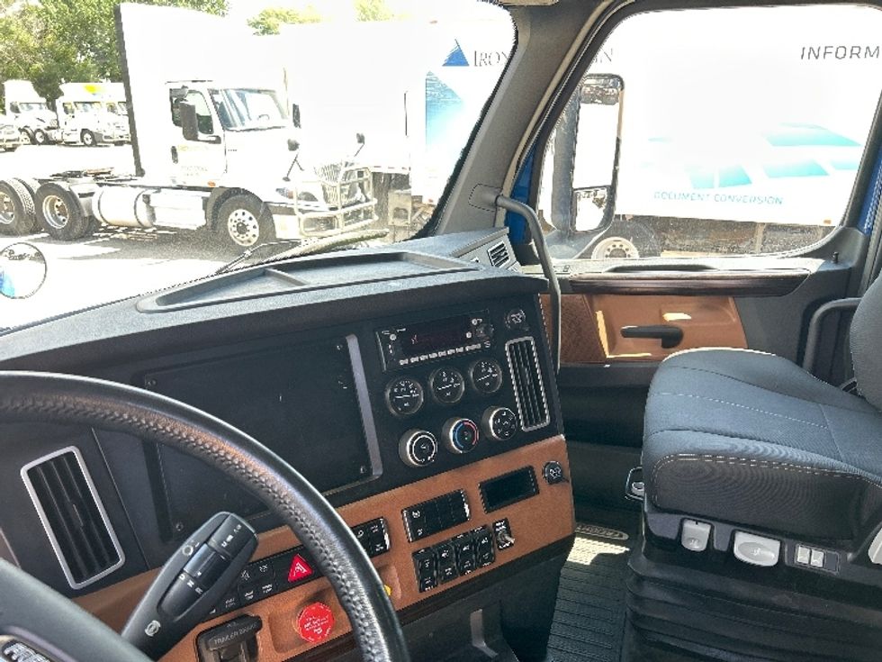 Sleeper Tractor-Heavy Duty Tractors-Freightliner-2020-T12664ST-Omaha-NE-563,606\n\t\tmiles-$ 57,250 - Image 12