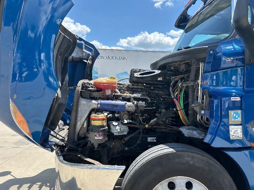 Sleeper Tractor-Heavy Duty Tractors-Freightliner-2020-T12664ST-Omaha-NE-563,606\n\t\tmiles-$ 57,250 - Image 21