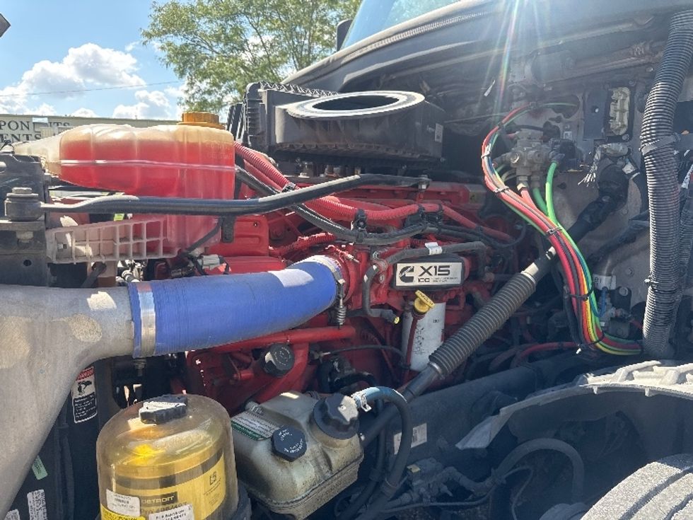 Sleeper Tractor-Heavy Duty Tractors-Freightliner-2020-T12664ST-Omaha-NE-599,930\n\t\tmiles-$ 56,750 - Image 20