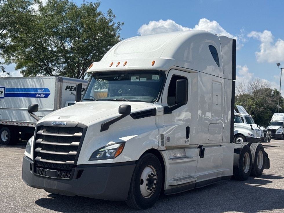 Sleeper Tractor-Heavy Duty Tractors-Freightliner-2020-T12664ST-Omaha-NE-599,930\n\t\tmiles-$ 56,750 - Image 3