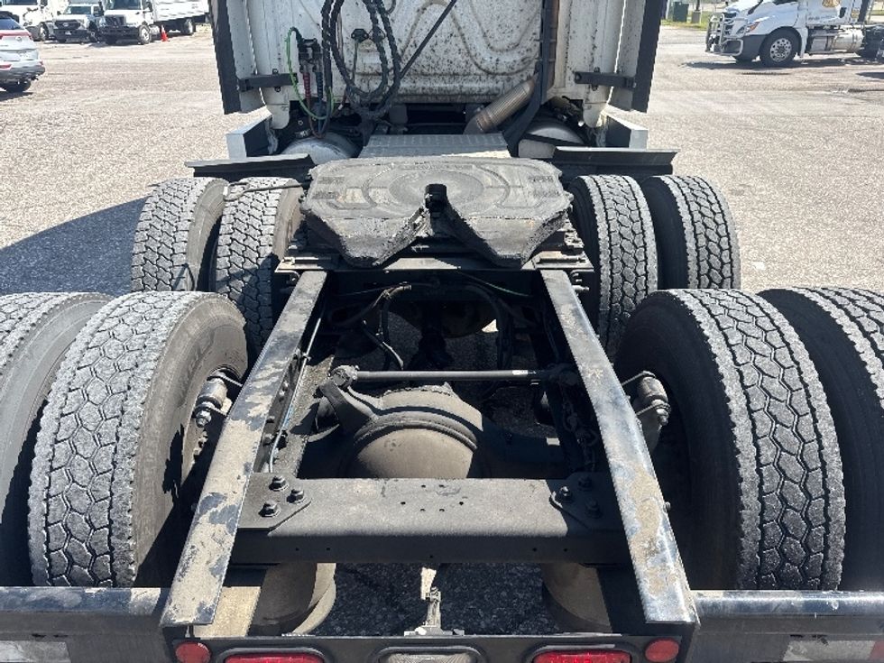 Sleeper Tractor-Heavy Duty Tractors-Freightliner-2020-T12664ST-Omaha-NE-599,930\n\t\tmiles-$ 56,750 - Image 6