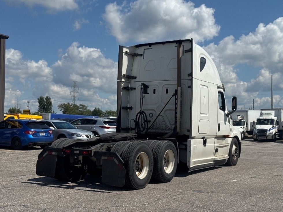 Sleeper Tractor-Heavy Duty Tractors-Freightliner-2020-T12664ST-Omaha-NE-599,930\n\t\tmiles-$ 56,750 - Image 7