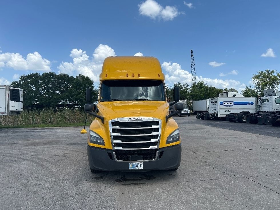 Sleeper Tractor-Heavy Duty Tractors-Freightliner-2020-T12664ST-Orlando-FL-505,156\n\t\tmiles-$ 57,500 - Image 2