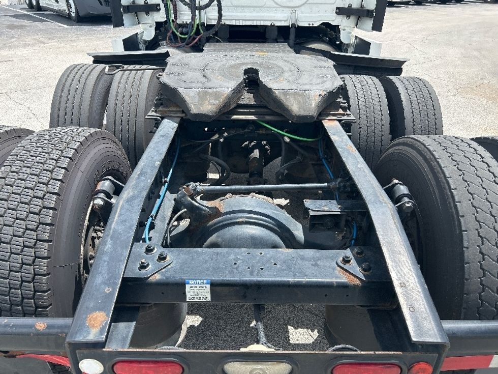 Sleeper Tractor-Heavy Duty Tractors-Freightliner-2020-T12664ST-Orlando-FL-550,325\n\t\tmiles-$ 58,000 - Image 6