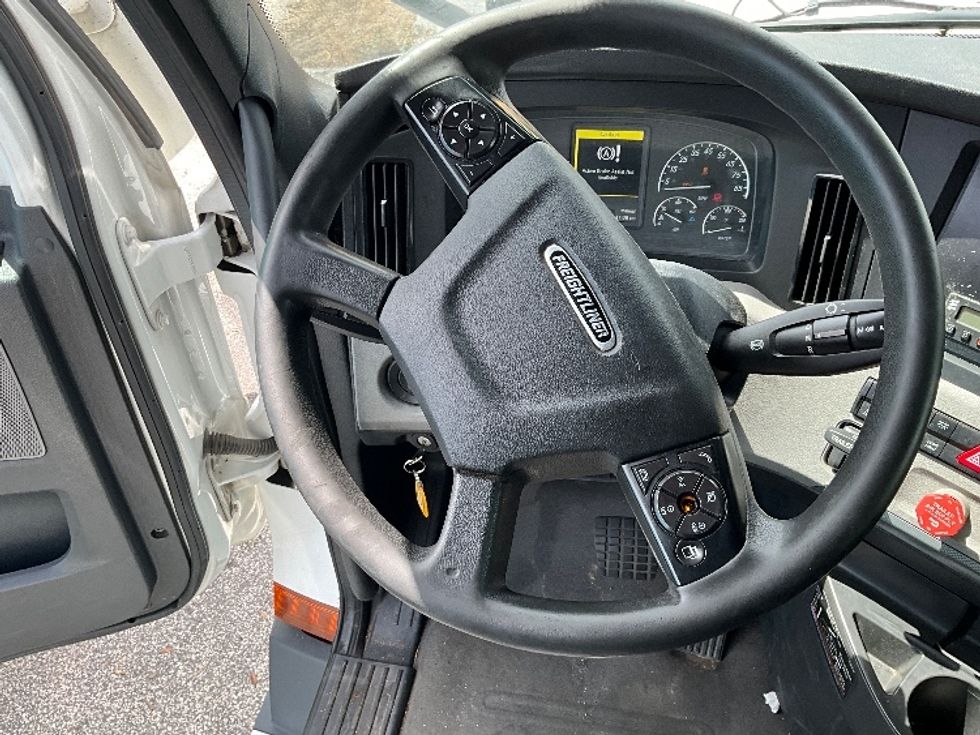 Sleeper Tractor-Heavy Duty Tractors-Freightliner-2020-T12664ST-Orlando-FL-563,895\n\t\tmiles-$ 57,000 - Image 11