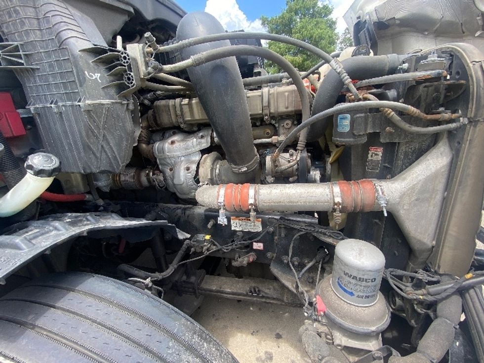 Sleeper Tractor-Heavy Duty Tractors-Freightliner-2020-T12664ST-Orlando-FL-563,895\n\t\tmiles-$ 57,000 - Image 20