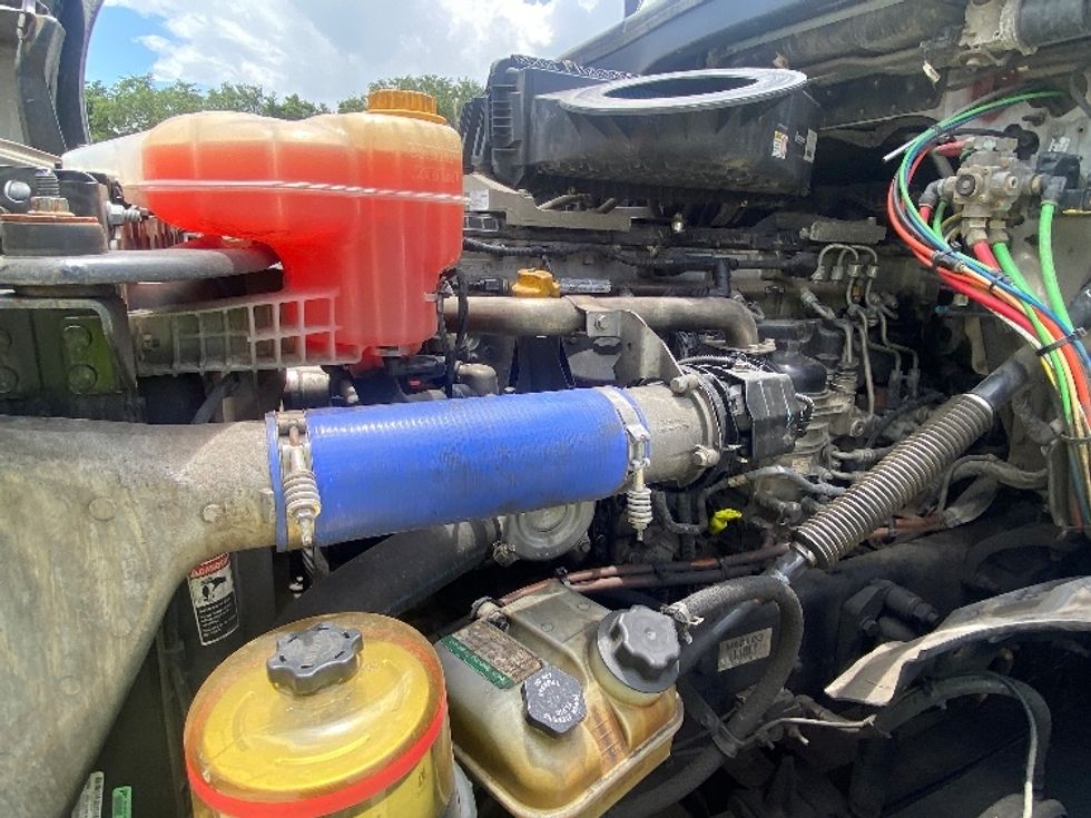 Sleeper Tractor-Heavy Duty Tractors-Freightliner-2020-T12664ST-Orlando-FL-563,895\n\t\tmiles-$ 57,000 - Image 21