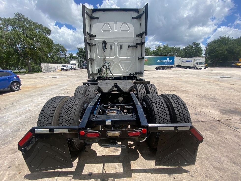 Sleeper Tractor-Heavy Duty Tractors-Freightliner-2020-T12664ST-Orlando-FL-563,895\n\t\tmiles-$ 57,000 - Image 6