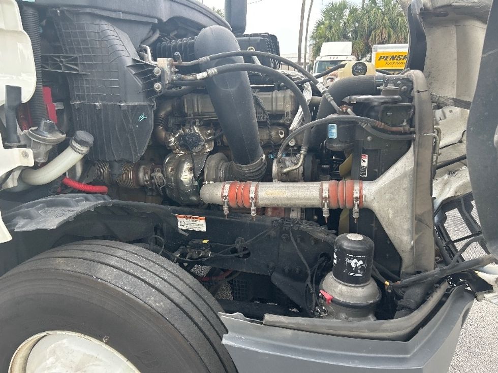 Sleeper Tractor-Heavy Duty Tractors-Freightliner-2020-T12664ST-Orlando-FL-605,627\n\t\tmiles-$ 54,000 - Image 20