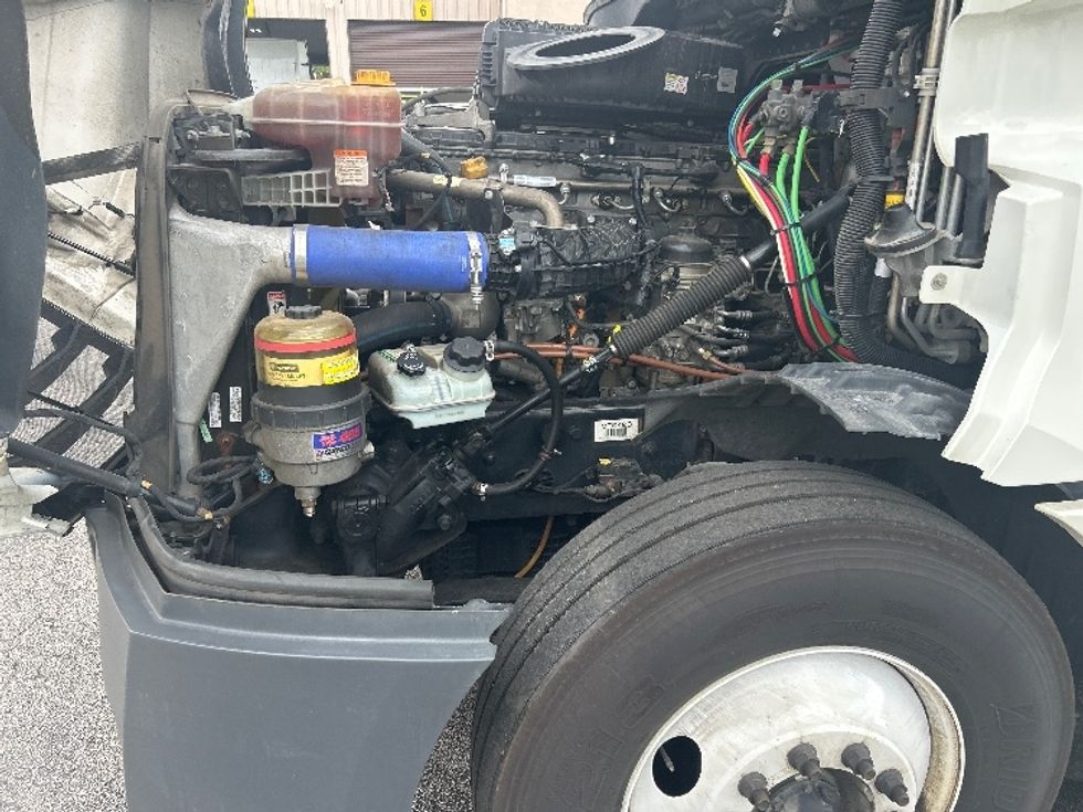 Sleeper Tractor-Heavy Duty Tractors-Freightliner-2020-T12664ST-Orlando-FL-605,627\n\t\tmiles-$ 54,000 - Image 21