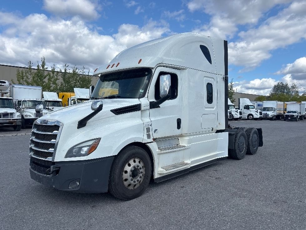 Sleeper Tractor-Heavy Duty Tractors-Freightliner-2020-T12664ST-Ottawa-ON-1,043,233\n\t\tkm-$ 67,250 - Image 3