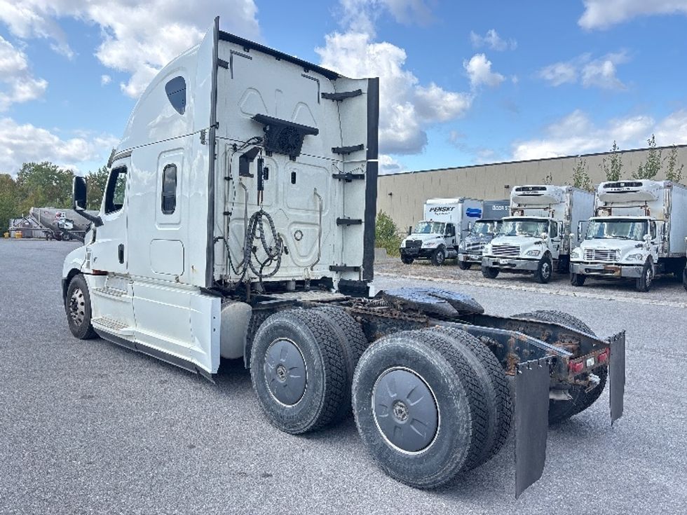 Sleeper Tractor-Heavy Duty Tractors-Freightliner-2020-T12664ST-Ottawa-ON-1,043,233\n\t\tkm-$ 67,250 - Image 5
