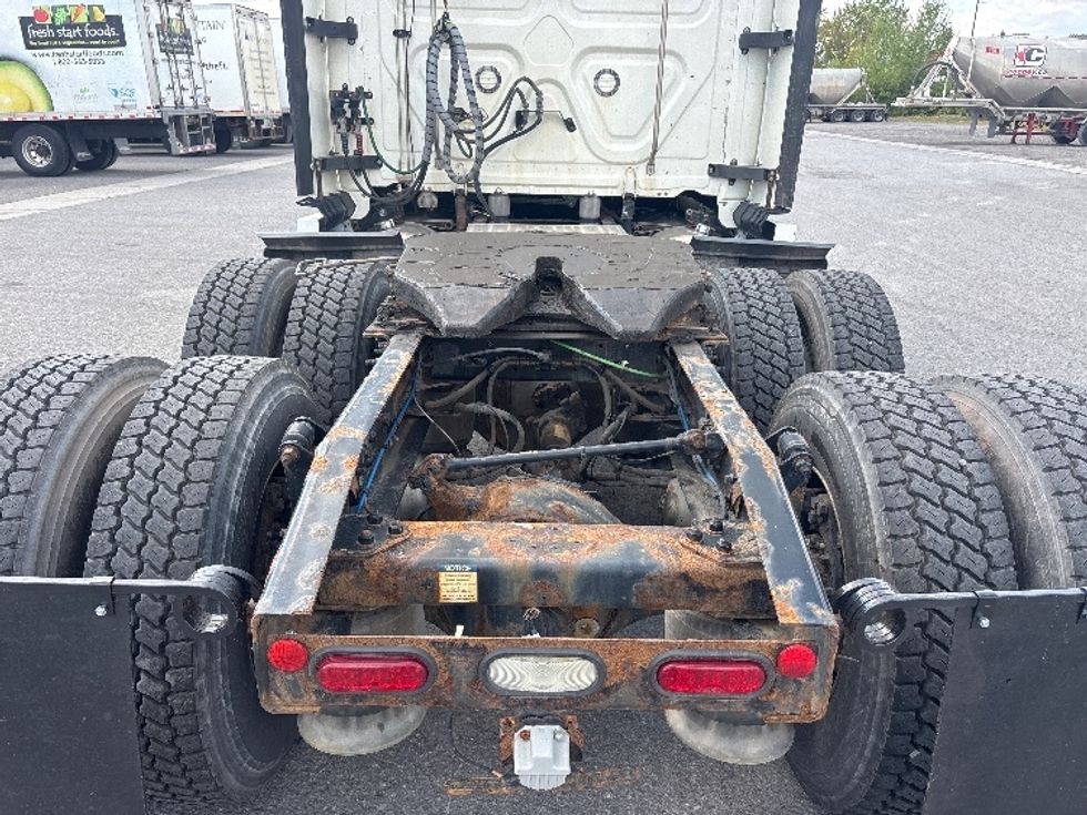 Sleeper Tractor-Heavy Duty Tractors-Freightliner-2020-T12664ST-Ottawa-ON-1,043,233\n\t\tkm-$ 67,250 - Image 6