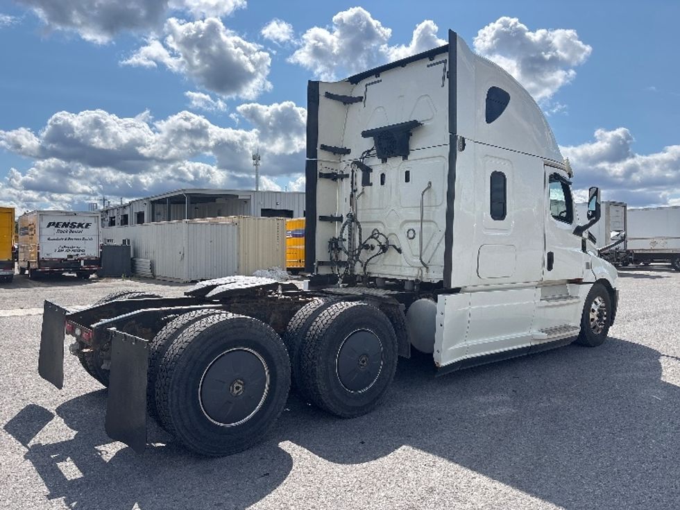 Sleeper Tractor-Heavy Duty Tractors-Freightliner-2020-T12664ST-Ottawa-ON-1,043,233\n\t\tkm-$ 67,250 - Image 7