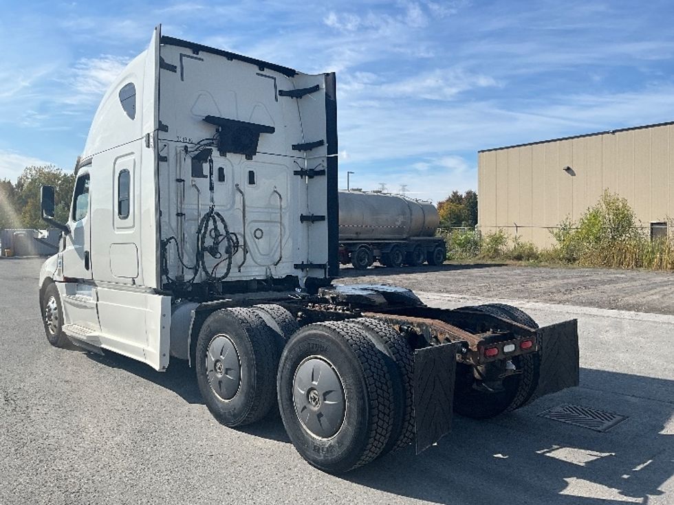 Sleeper Tractor-Heavy Duty Tractors-Freightliner-2020-T12664ST-Ottawa-ON-1,080,051\n\t\tkm-$ 65,500 - Image 5
