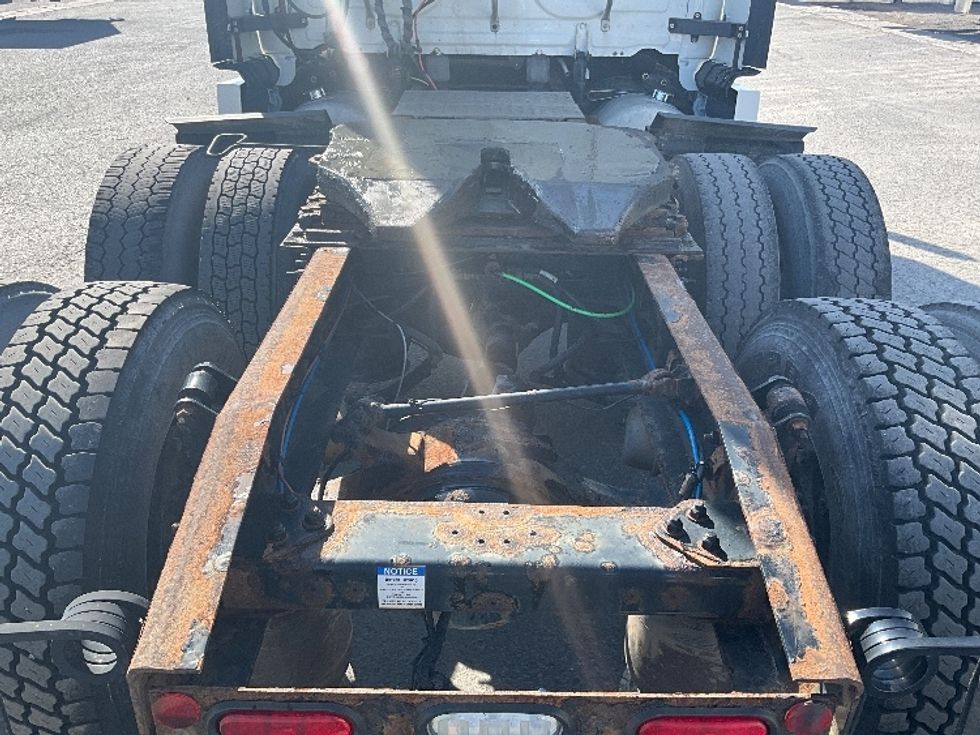 Sleeper Tractor-Heavy Duty Tractors-Freightliner-2020-T12664ST-Ottawa-ON-1,080,051\n\t\tkm-$ 65,500 - Image 6