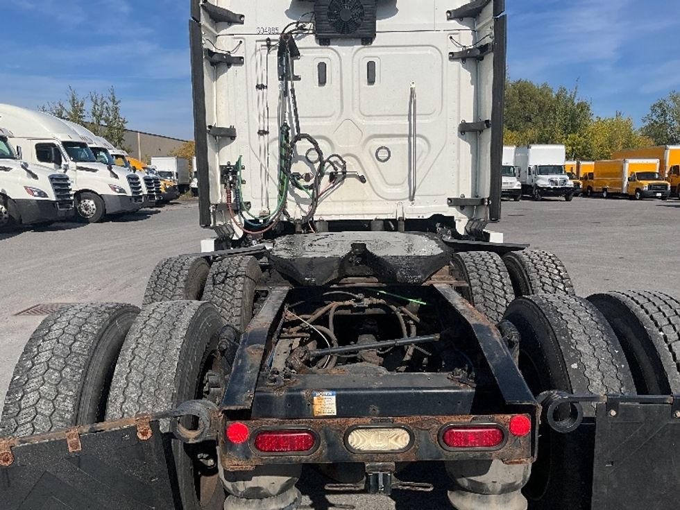 Sleeper Tractor-Heavy Duty Tractors-Freightliner-2020-T12664ST-Ottawa-ON-888,330\n\t\tkm-$ 74,750 - Image 6