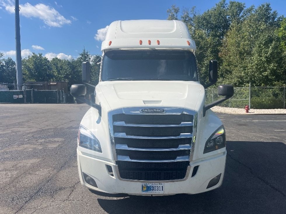Sleeper Tractor-Heavy Duty Tractors-Freightliner-2020-T12664ST-Parsippany-NJ-410,637\n\t\tmiles-$ 67,000 - Image 2
