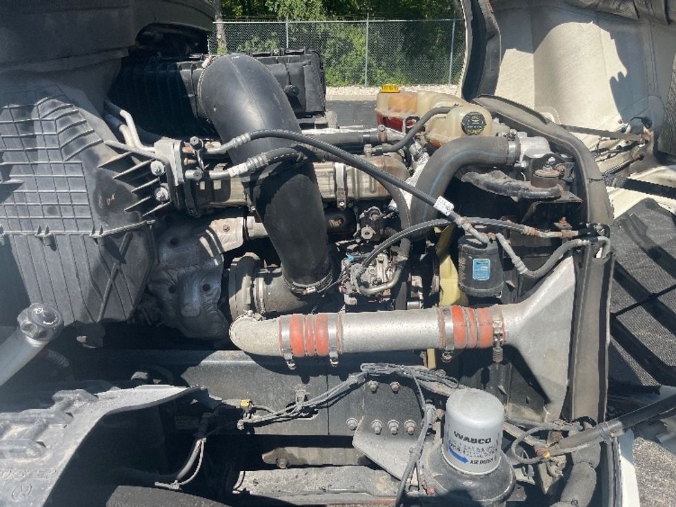 Sleeper Tractor-Heavy Duty Tractors-Freightliner-2020-T12664ST-Parsippany-NJ-410,637\n\t\tmiles-$ 67,000 - Image 20