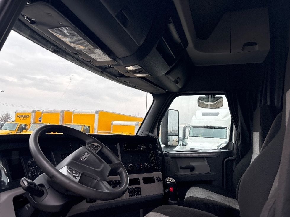 Sleeper Tractor-Heavy Duty Tractors-Freightliner-2020-T12664ST-Pasco-WA-536,121\n\t\tmiles-$ 61,500 - Image 10