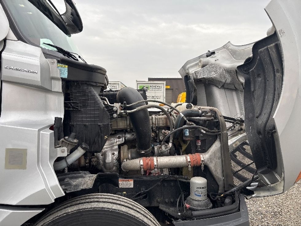 Sleeper Tractor-Heavy Duty Tractors-Freightliner-2020-T12664ST-Pasco-WA-536,121\n\t\tmiles-$ 61,500 - Image 20