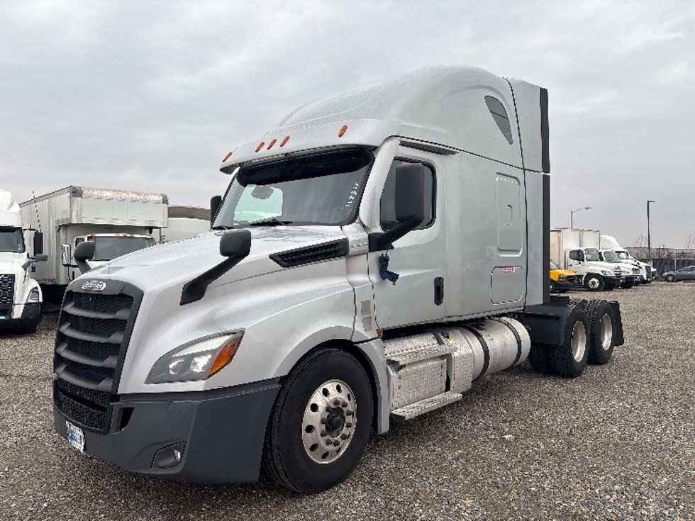 Sleeper Tractor-Heavy Duty Tractors-Freightliner-2020-T12664ST-Pasco-WA-536,121\n\t\tmiles-$ 61,500 - Image 3