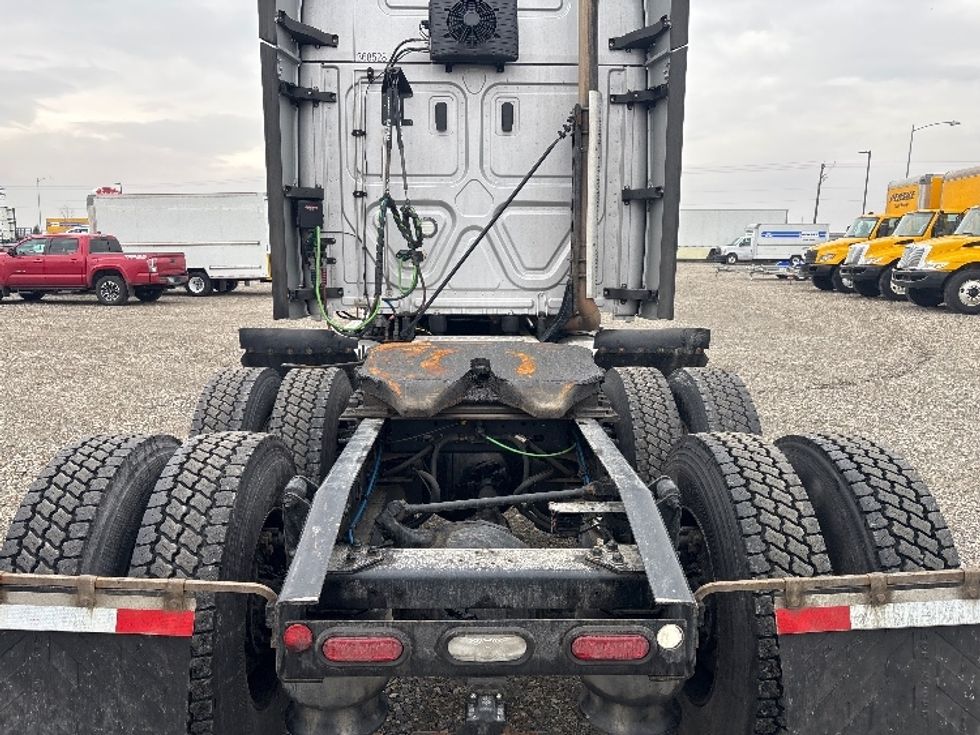 Sleeper Tractor-Heavy Duty Tractors-Freightliner-2020-T12664ST-Pasco-WA-536,121\n\t\tmiles-$ 61,500 - Image 6