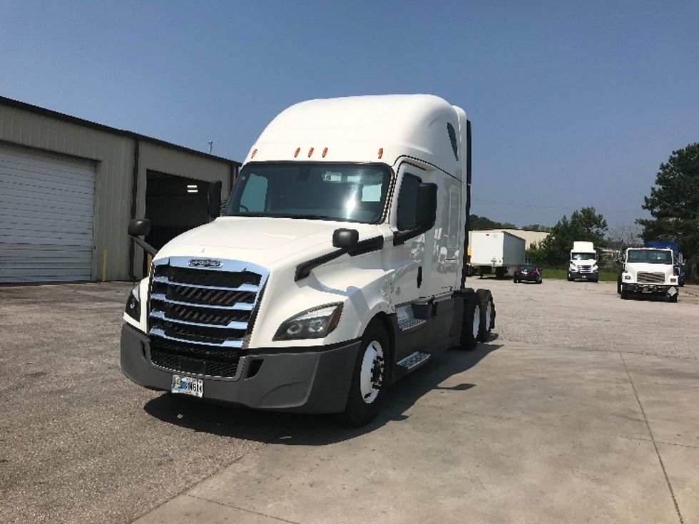 Sleeper Tractor-Heavy Duty Tractors-Freightliner-2020-T12664ST-Pell City-AL-564,225\n\t\tmiles-$ 56,250 - Image 3