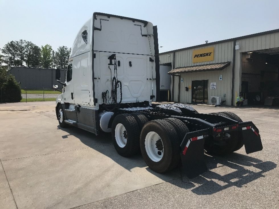 Sleeper Tractor-Heavy Duty Tractors-Freightliner-2020-T12664ST-Pell City-AL-564,225\n\t\tmiles-$ 56,250 - Image 5