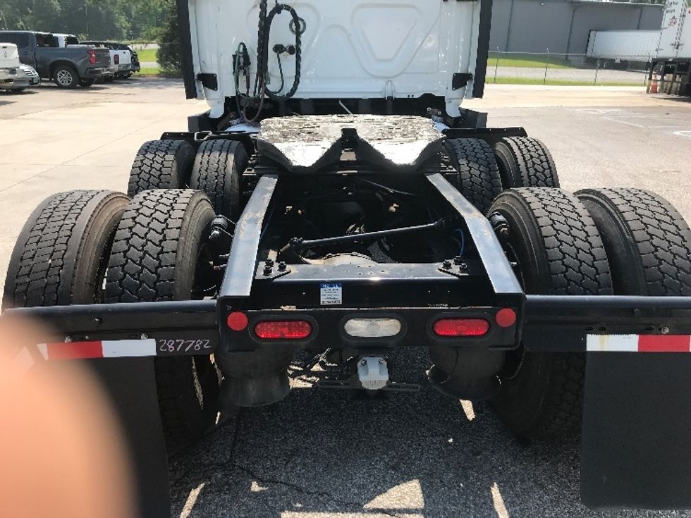 Sleeper Tractor-Heavy Duty Tractors-Freightliner-2020-T12664ST-Pell City-AL-564,225\n\t\tmiles-$ 56,250 - Image 6