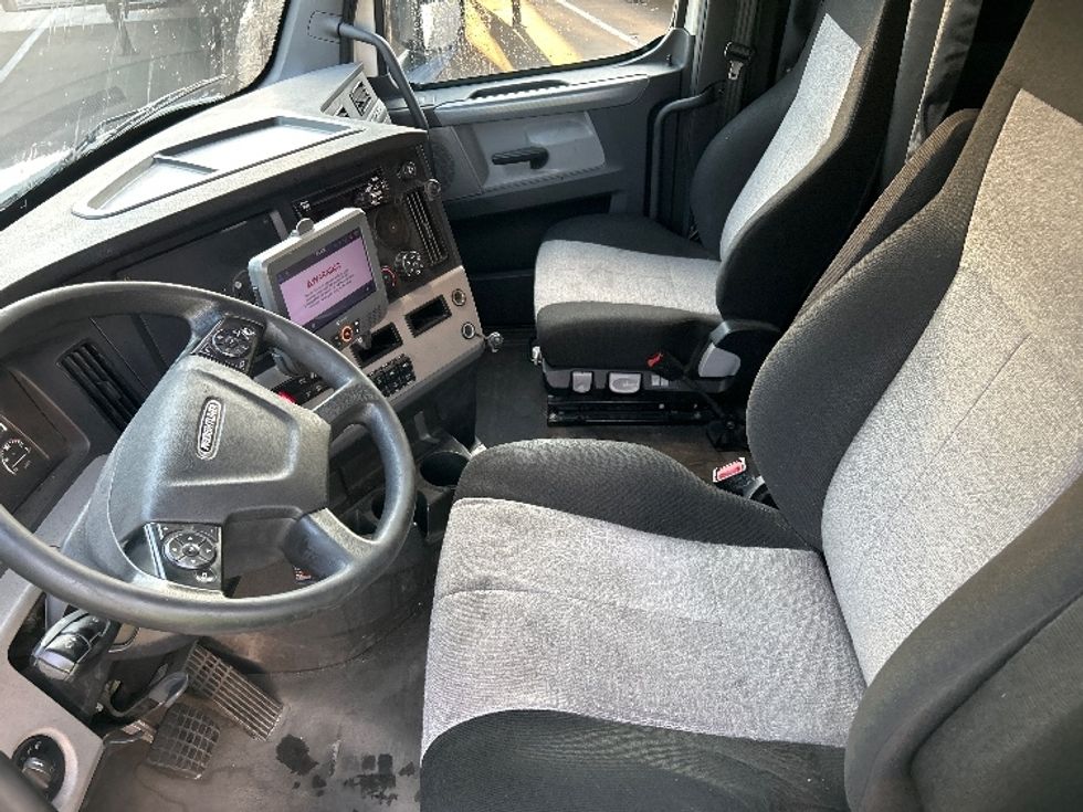 Sleeper Tractor-Heavy Duty Tractors-Freightliner-2020-T12664ST-Pensacola-FL-494,657\n\t\tmiles-$ 58,000 - Image 10