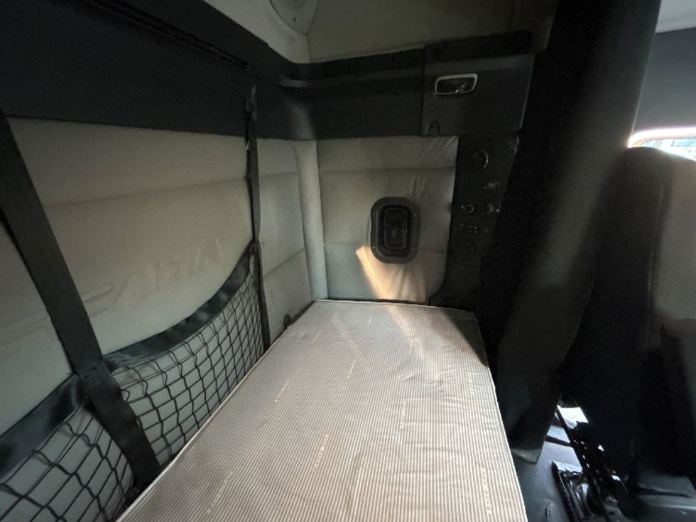 Sleeper Tractor-Heavy Duty Tractors-Freightliner-2020-T12664ST-Pensacola-FL-494,657\n\t\tmiles-$ 58,000 - Image 18