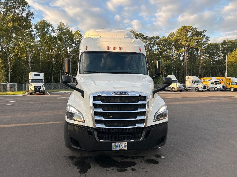 Sleeper Tractor-Heavy Duty Tractors-Freightliner-2020-T12664ST-Pensacola-FL-494,657\n\t\tmiles-$ 58,000 - Image 2