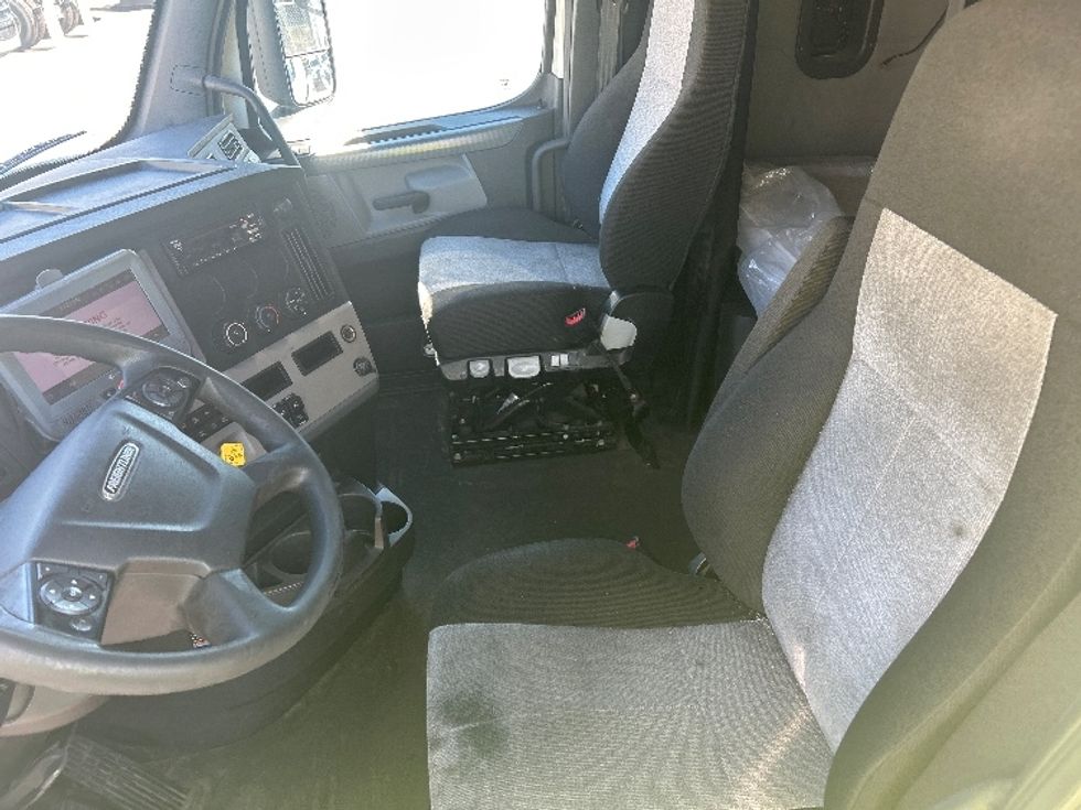 Sleeper Tractor-Heavy Duty Tractors-Freightliner-2020-T12664ST-Pensacola-FL-497,906\n\t\tmiles-$ 55,500 - Image 10