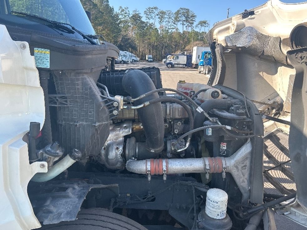 Sleeper Tractor-Heavy Duty Tractors-Freightliner-2020-T12664ST-Pensacola-FL-497,906\n\t\tmiles-$ 55,500 - Image 20