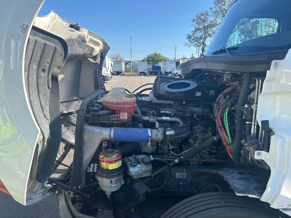 Sleeper Tractor-Heavy Duty Tractors-Freightliner-2020-T12664ST-Pensacola-FL-497,906\n\t\tmiles-$ 55,500 - Image 21