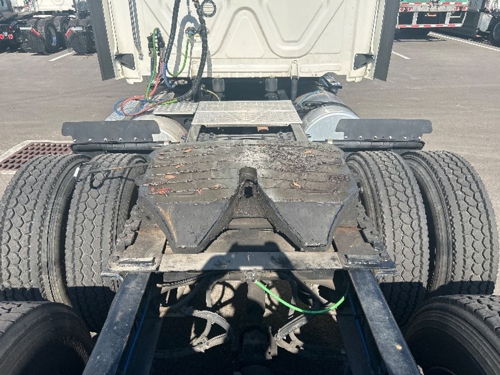 Sleeper Tractor-Heavy Duty Tractors-Freightliner-2020-T12664ST-Pensacola-FL-497,906\n\t\tmiles-$ 55,500 - Image 6