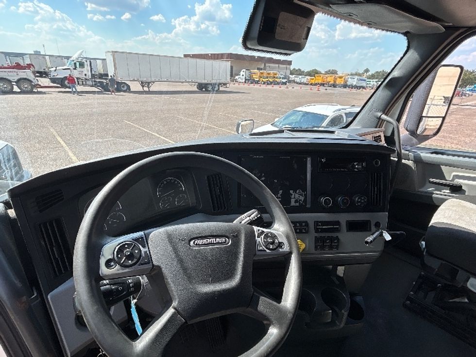 Sleeper Tractor-Heavy Duty Tractors-Freightliner-2020-T12664ST-Pensacola-FL-589,665\n\t\tmiles-$ 53,750 - Image 10