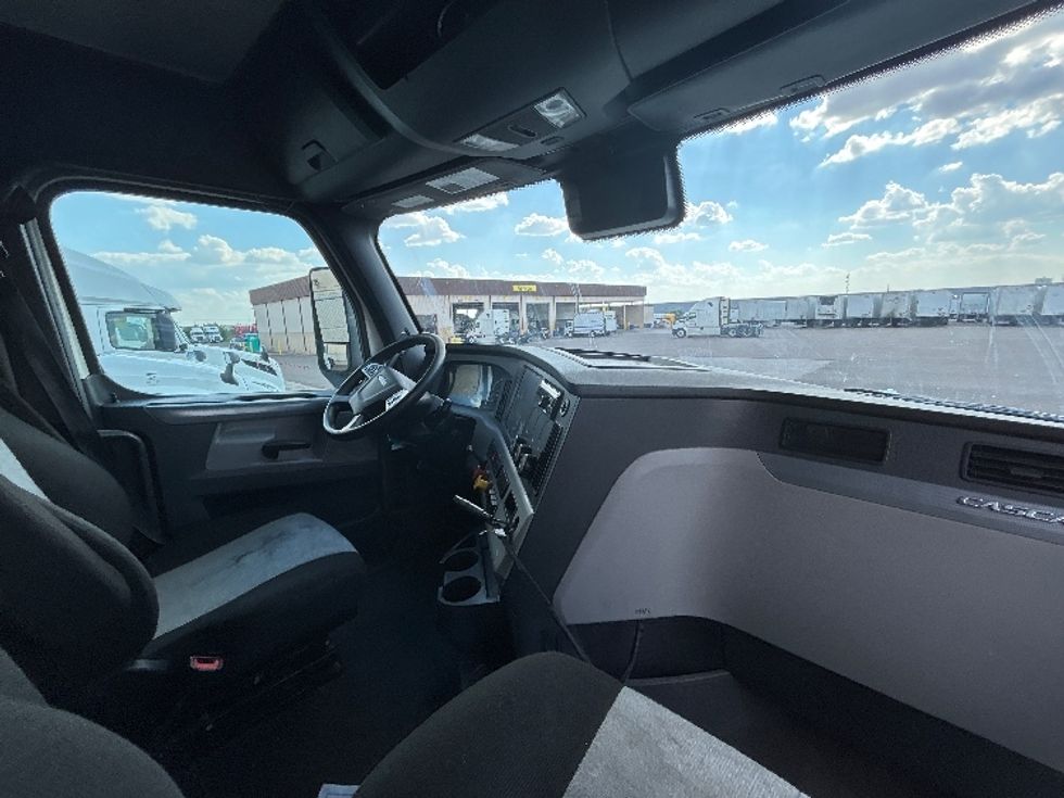 Sleeper Tractor-Heavy Duty Tractors-Freightliner-2020-T12664ST-Pensacola-FL-589,665\n\t\tmiles-$ 53,750 - Image 14