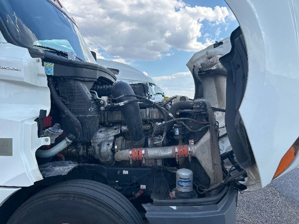 Sleeper Tractor-Heavy Duty Tractors-Freightliner-2020-T12664ST-Pensacola-FL-589,665\n\t\tmiles-$ 53,750 - Image 18